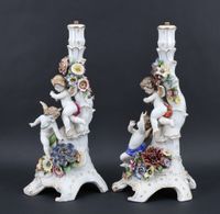 Paire de flambeaux en porcelaine polychrome de style rococo … (photo 4)