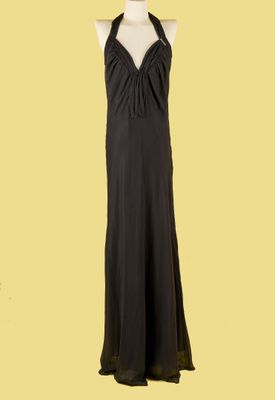 une robe noire sur un mannequin mannequin mannequin mannequin mannequin mannequin mannequin mannequin mannequin mannequin
