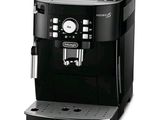 gros plan d'une machine à café sur fond blanc