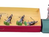 une boîte contenant tout un tas de figurines