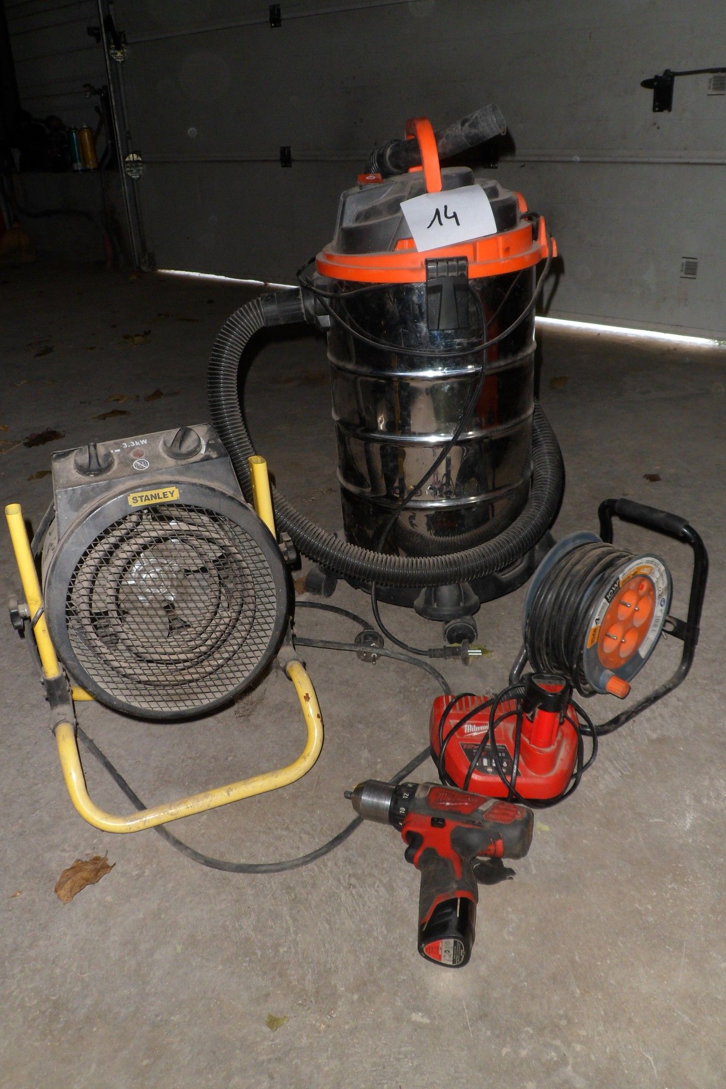 1 Visseuse sans fil MILWAUKEE M1213CD + 1 Petit enrouleur + …
