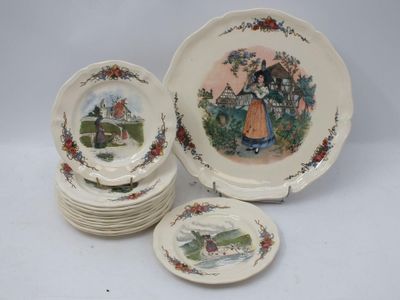plusieurs assiettes posées sur une table