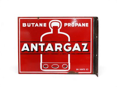 an image of a red and white sign with a bottle of antargaz on it
