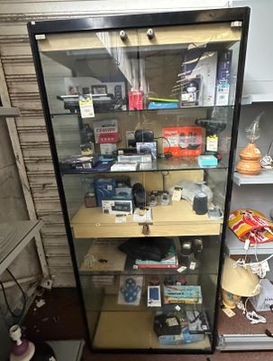 PAS DE VENTE EN LIVE SUR CE LOT : Ensemble d'agencement de p…