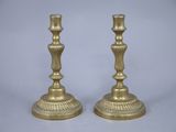 paire de chandeliers anciens en laiton