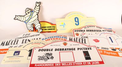 Réunion d'environ 70 plaques de rallyes automobile et d'un b…