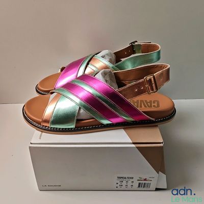 tout neuf, pour femme, pointure 7 5 5 5 5 5 5 5 5 5 5 5 5 5 5 5 5 5 5 5 5 5 5 6 5 6