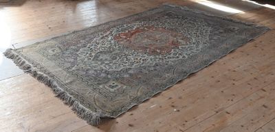 Turquie - Kayerie Tapis à fond ivoire à motif centré. (Usure…