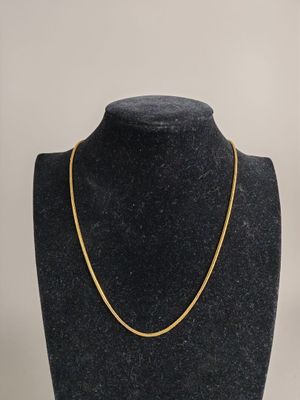 CHAINE ou COLLIER en or jaune (750/°°°). A charge. Long : 49…