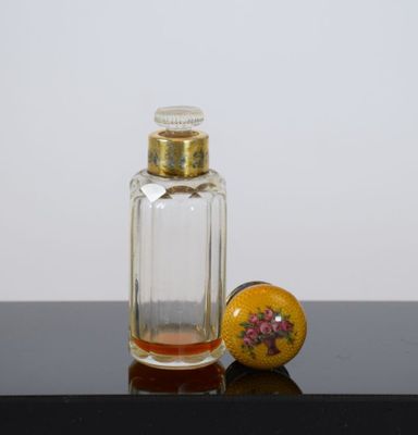 FLACON en cristal taillé et bouchon en argent anglais à déco… - Photo 1