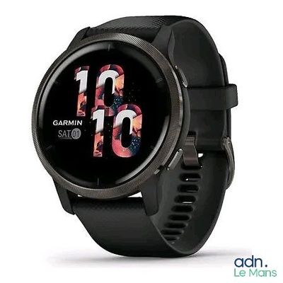 La Garmin est une montre connectée dotée d'un bracelet noir