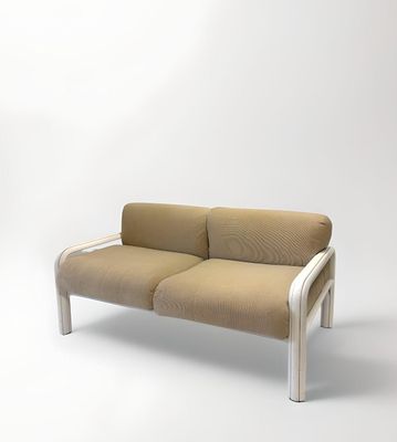 Gaetana AULENTI DIT GAE (1927-2012) Canapé deux places, circ…