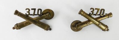 ÉQUIPEMENTS. USA. Paire d'insignes métallique de col pour of…