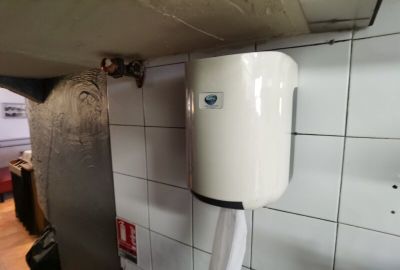 1 distributeur à papier SODIPEC,