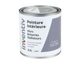 un pot de peinture satinée sur fond blanc, avec l'inscription « satin »