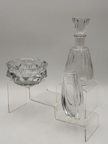 BACCARAT- Carafe, vase et cendrier en cristal, pastilles dessous....