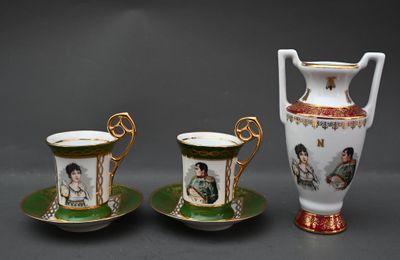 trois tasses et soucoupes ornées de portraits