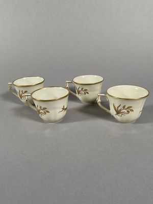 BERNARDAUD - LIMOGES Rare ensemble de quatre tasses à café e…