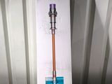 dysonon cyclone v10 cordless vacuum cleaner review