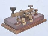 a small machine that is sitting on top of a table