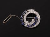 une broche ancienne en saphir et diamants