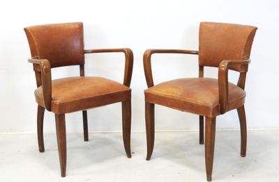 paire de chaises Art déco avec dossiers rembourrés de cuir