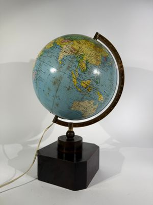 GIRARD et BARRERE Globe terrestre lumineux en verre et papie…