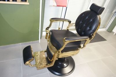 MATÉRIEL, MOBILIER ET STOCK SALON DE COIFFURE :