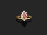 une bague à rubis et diamants