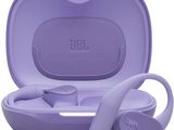 Les JBL Charge Buds sont rangés dans un étui violet muni d'une poignée blanche