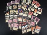 beaucoup de cartes sur la table