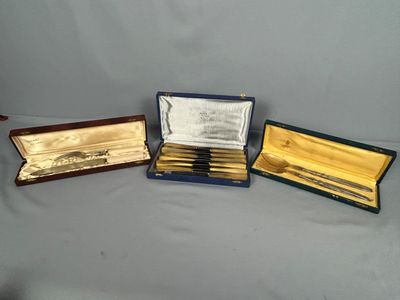 trois types différents d'or et d'argent dans un coffret