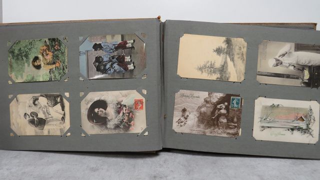 Divers : Album de 359 cartes fantaisie. Bon état général.