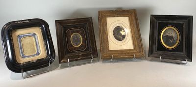 Ensemble de 4 portraits daguerrotypes dans leur cadre en boi…