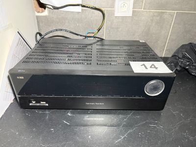 une photo d'un lecteur DVD très élégant