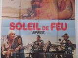 une vieille affiche de cinéma représentant un groupe de personnes à moto