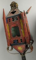 Paire de lanternes de procession en tôle laquée polychrome à… (photo 4)
