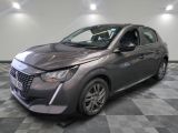 l'avant d'une voiture grise sur un sol à damier
