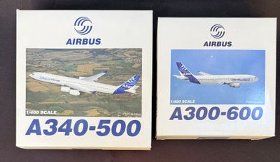 deux cases, l'une avec l'image d'un avion et l'autre avec l'image d'un avion