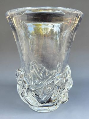 DAUM Vase conique en verre soufflé Signé