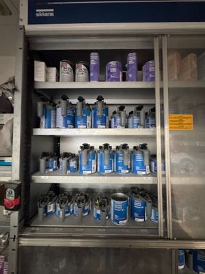 1 stock de peinture SIKKENS Retrait : 373 D925 36130 Déols