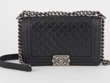 Petit sac à bandoulière matelassé à chaîne Chanel