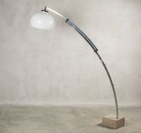 Lampadaire à un bras de lumière modulaire, le piètement en m… (photo 2)