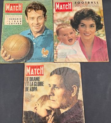 trois couvertures de magazine représentant un homme tenant un bébé et un ballon de football