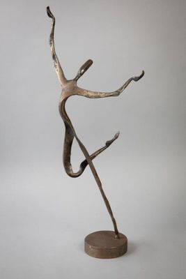 Yves LOHE (né en 1947) Personnage levant les bras