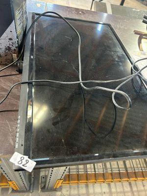 1 Moniteur LISTO 80 cm sans support, 1 aspirateur PARKSIDE