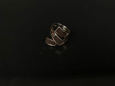Bague en métal argenté de forme toi et moi sertie de 17 pier…