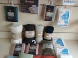 beaucoup d'articles posés sur le comptoir