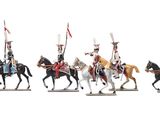 cinq figurines représentant des hommes à cheval portant des drapeaux