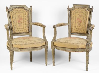 Paire de fauteuils d'époque Louis XVI, à colonnes déportées …